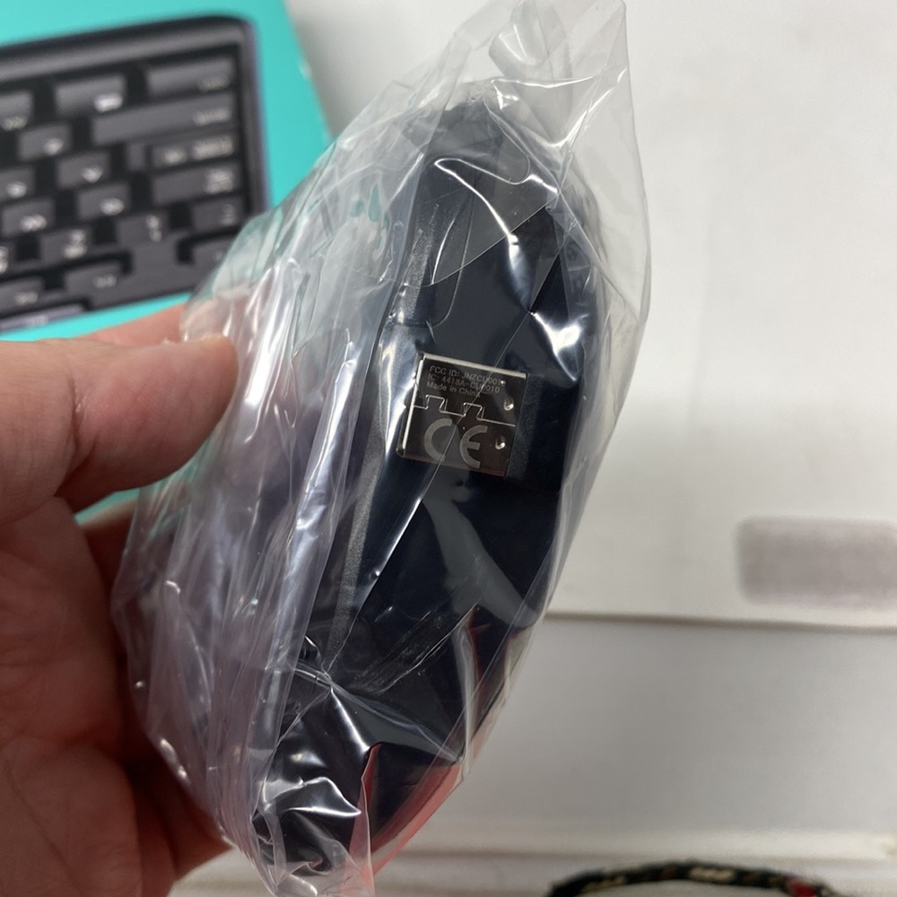LOGITECH WIRELESS KEYBOARD AND MOUSE, USB PORT NWT - Picture 11 of 11